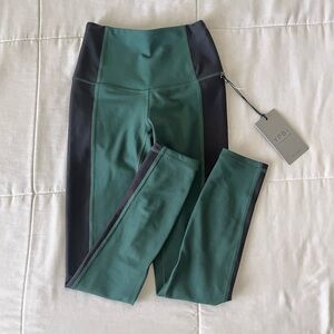 Abercrombie & Fitch YPB 7/8 Green and Black colorblock High-Waisted Leggings